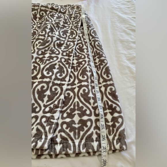 Cotton Gray and White Patterned Bath Towel Skirt - Picture 8 of 8